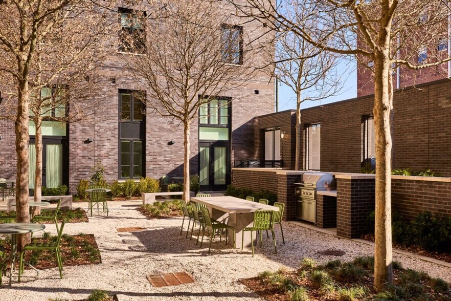 Building Photo - 110 Ann St