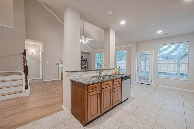 Building Photo - 23 Red Adler Pl