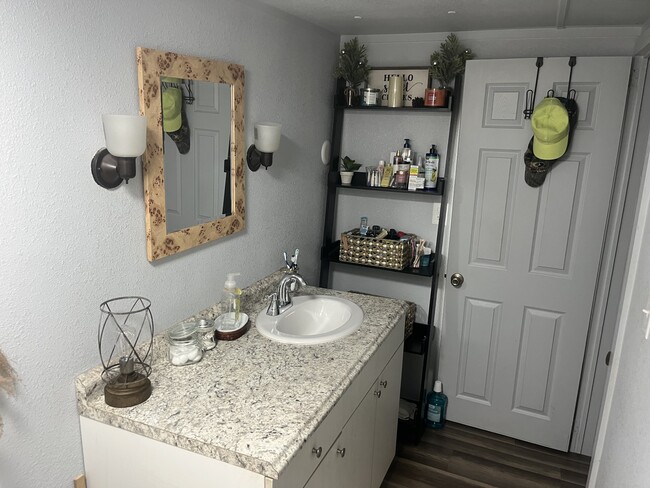 Building Photo - 1511 Gaines Rd