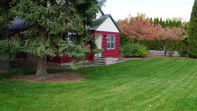 Building Photo - Charming 3 bedroom, 2 bathroom Home by the Foothills and Close to Downtown Boise