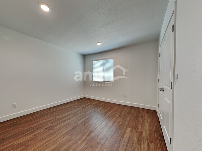 Building Photo - 4239 W St Charles Ave