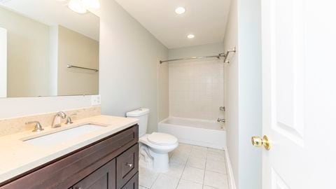 Building Photo - 6136 N Mozart St