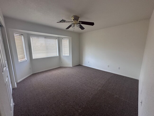 Building Photo - 2 BR 2Ba Home with YARD, Garage, close to Hwy 95 Fort Mohave