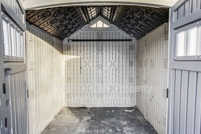 Building Photo - 226 Creekway Ct