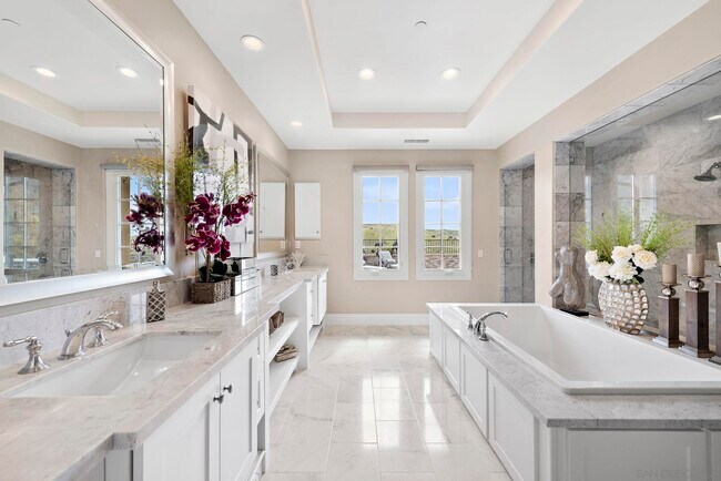 Building Photo - 14748 Valle Del Sur Ct