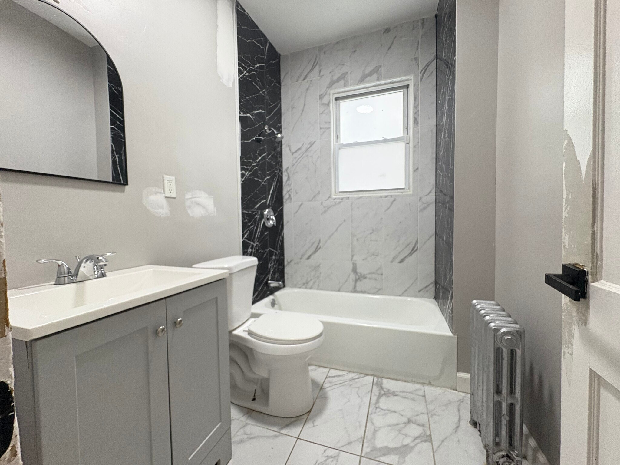 Unit 1 - 295 Isabella Ave