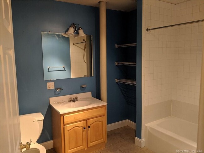 Building Photo - 390 Charles St