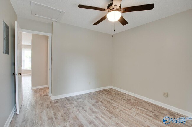 Building Photo - 8146 Oldfield Rd SW