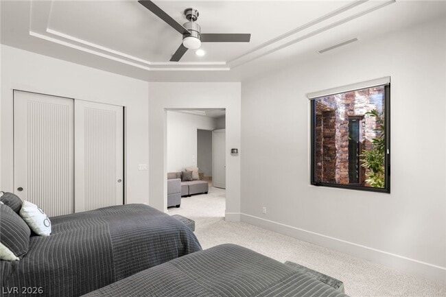 Building Photo - 2 Castle Oaks Ct