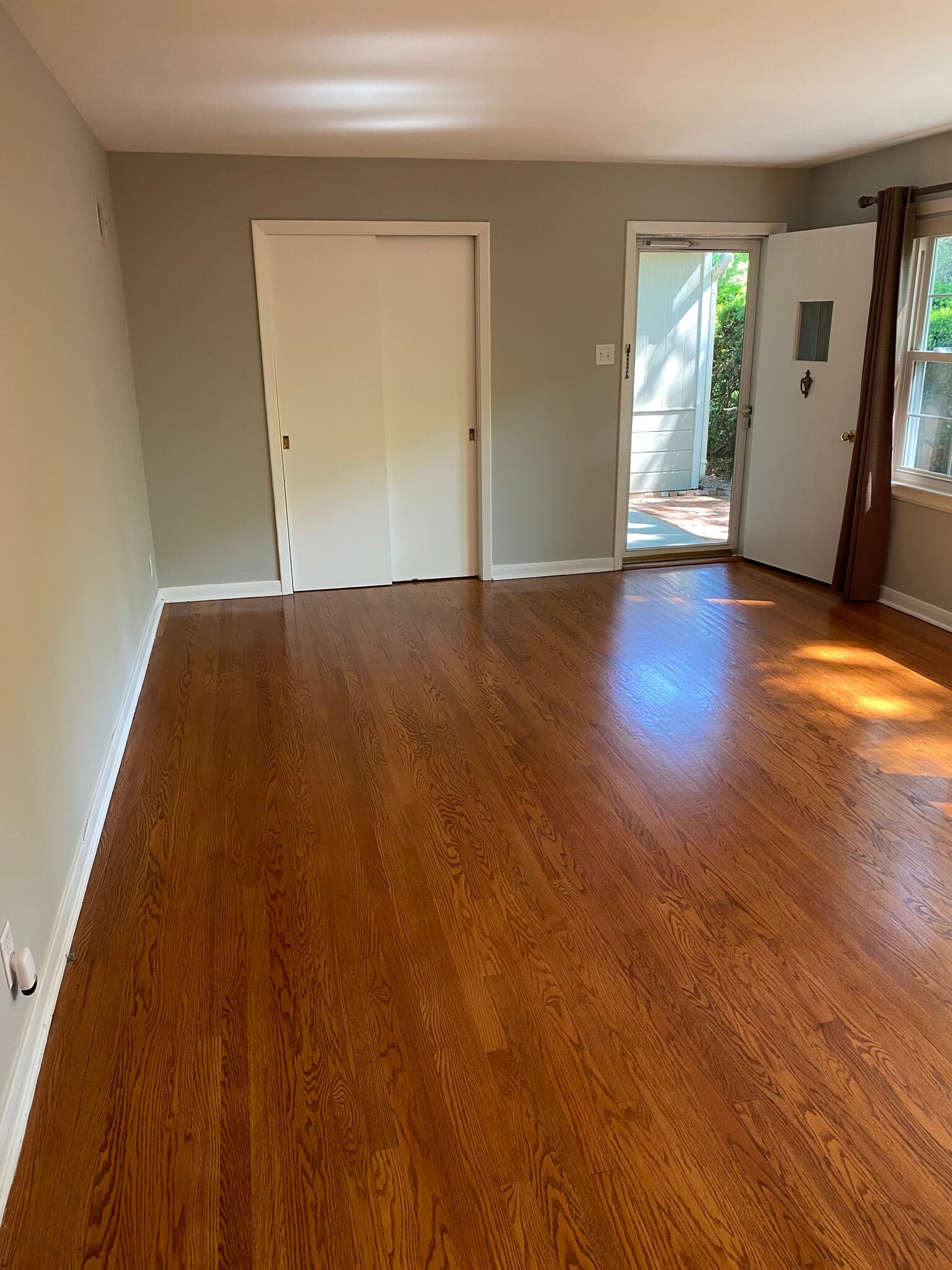 Living room - 755 Weidman Rd