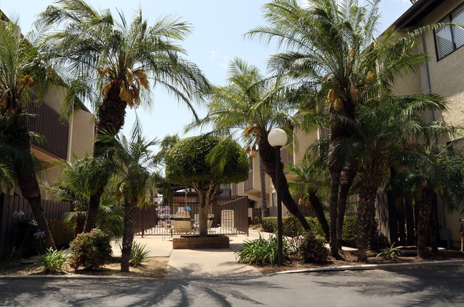Building Photo - La Palma Terrace Apartments