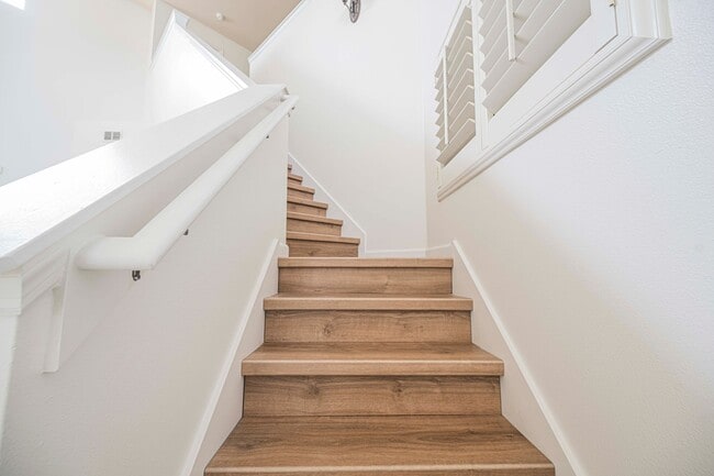 Building Photo - 3701 Titanic Cir