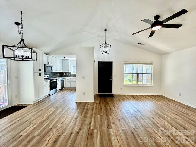 Building Photo - 332 Cassidy Ln