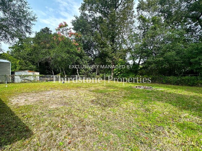 Building Photo - 8105 Santillo Dr