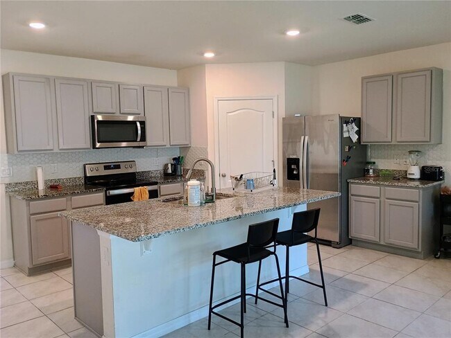 Building Photo - 1925 Chautauqua Ln