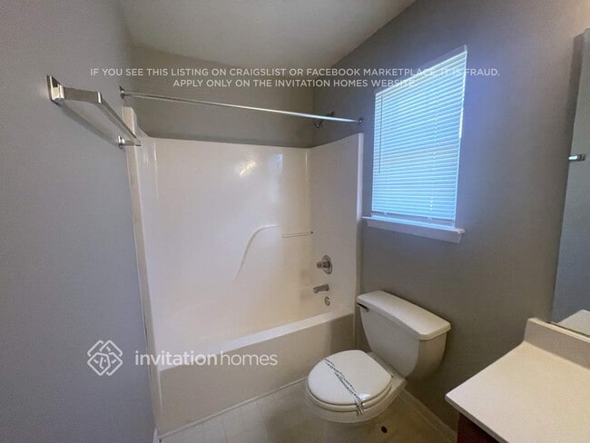 Building Photo - 756 Sir Raleigh Dr