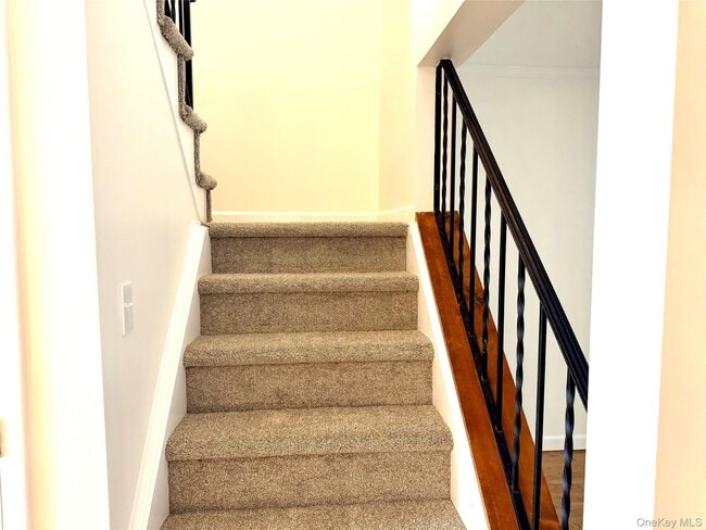 Building Photo - 209 Everett Pl