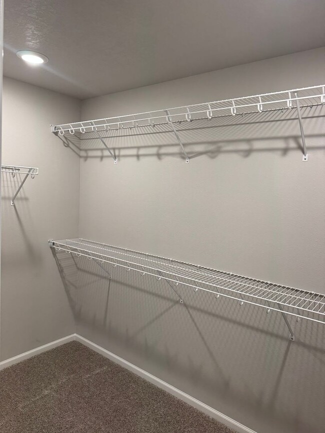 Building Photo - Modern 3-Bed Twinhome with Garage & Yard –...