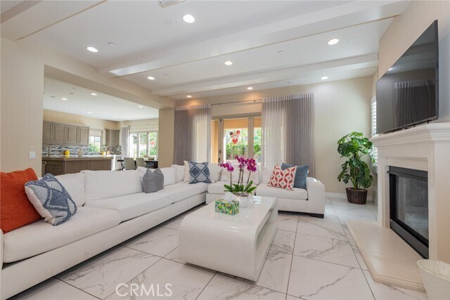 Building Photo - 16 Spanish Moss