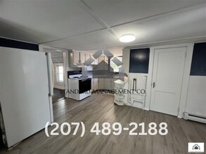 Building Photo - 6 Squire St