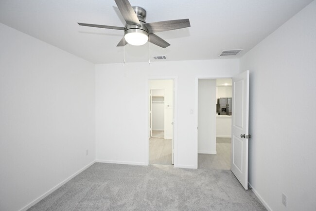Building Photo - 15023 Azzurro Stone