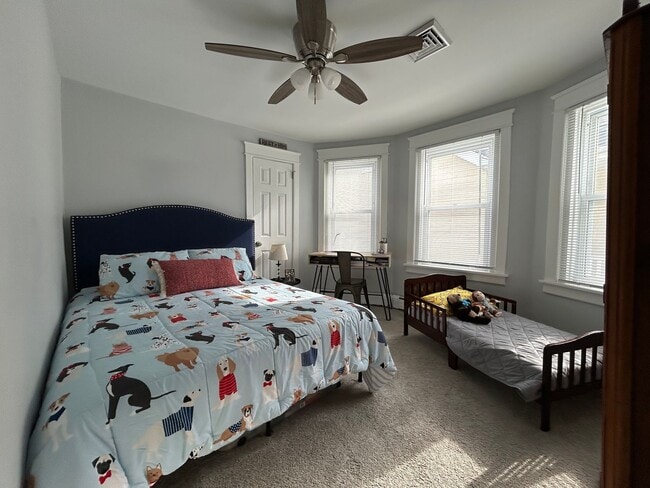 Building Photo - 4 bedroom 2.5 Bath Home in Emmaus