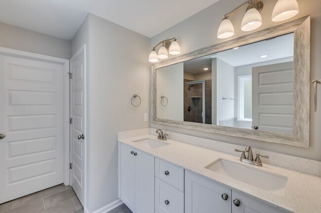 Building Photo - Beautifully maintained 4 / 2.5 home in Joh...