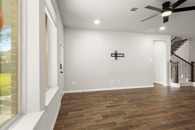 Building Photo - 104 Winged Elm Ct