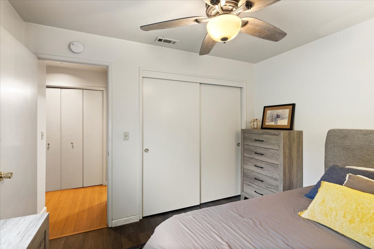 Building Photo - 1581 W Swain Rd