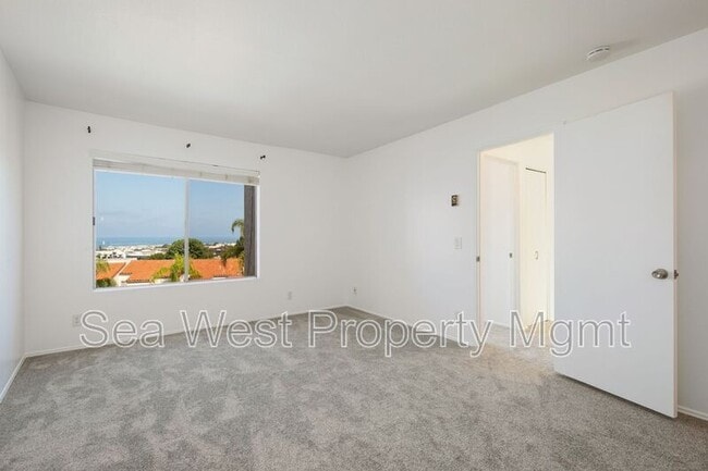 Building Photo - 914 Caminito Madrigal