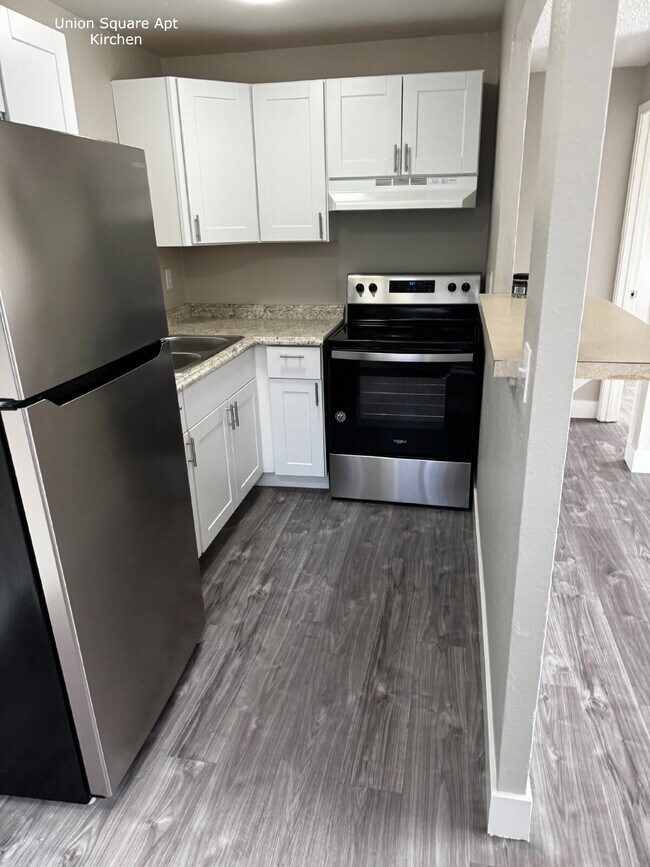 Building Photo - "Cozy 1-Bedroom Retreat in Lakewood with M...