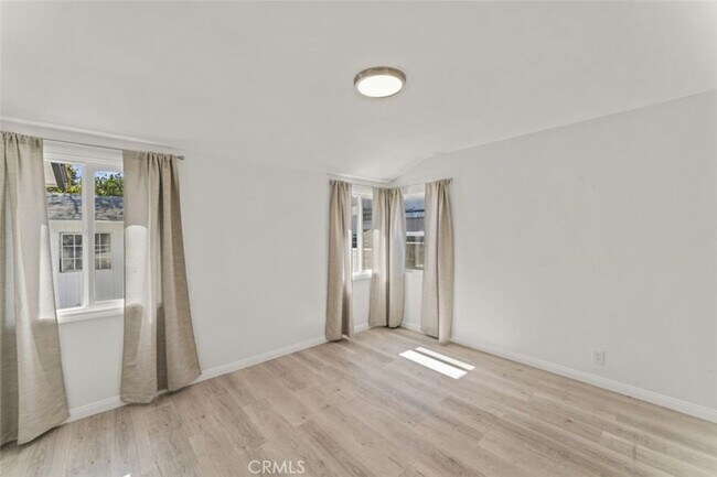 Building Photo - 14722 Strathern St