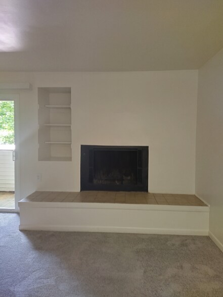 Primary Photo - 600 Reusens Rd