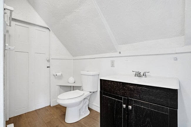 Building Photo - 49 Elmore St