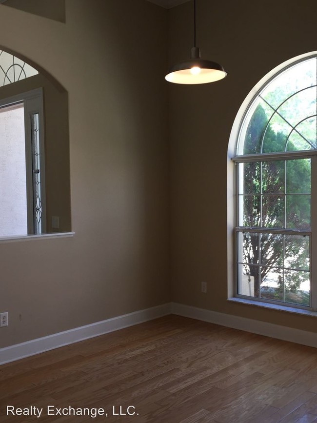 Building Photo - 4 br, 3 bath House - 19 Evans Drive