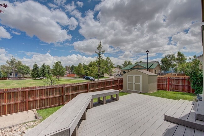 Building Photo - Beautiful home with 3 bedrooms, 2 1/2 bathrooms, 2-car garage ready to move in!  NO PETS & NO SMO...