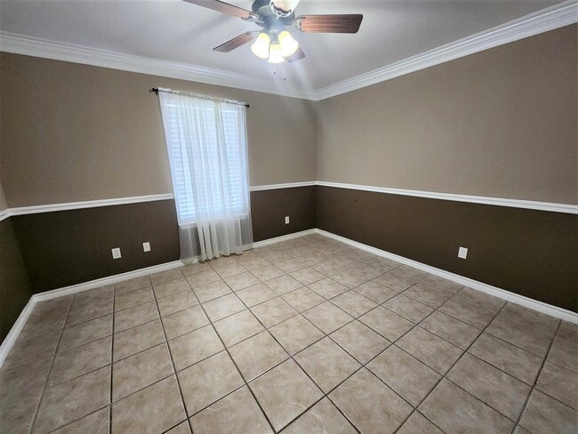 Building Photo - 301 Quail Creek Dr