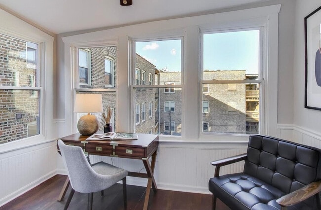 Building Photo - 1628 W Columbia Ave