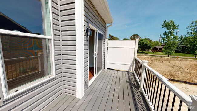 Building Photo - 2704 S Spurway Dr