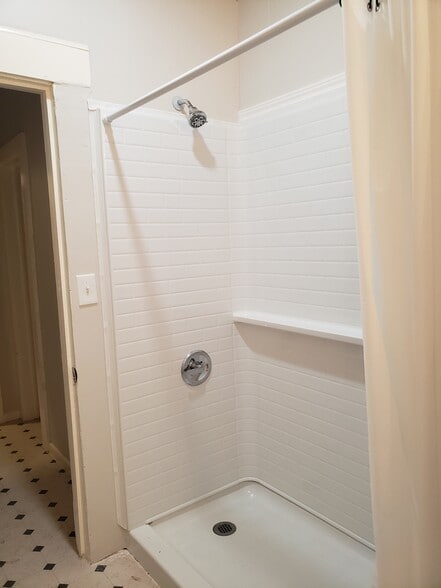 Building Photo - 2739 SE Loop 410