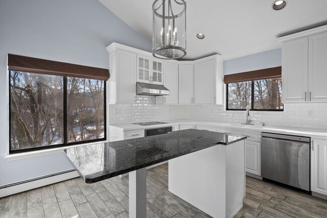 Building Photo - 4-bedroom 2.5-bath home in Cortlandt Manor