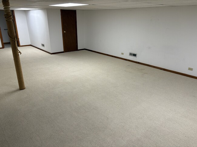 Building Photo - 59 Regent Dr