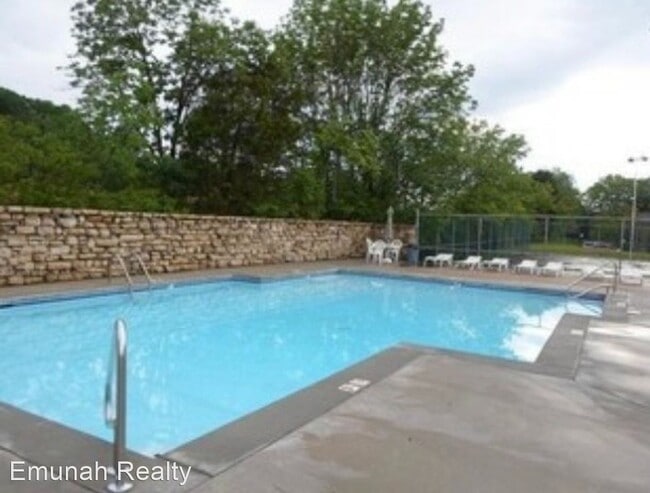 Building Photo - 7213 Creekview Dr