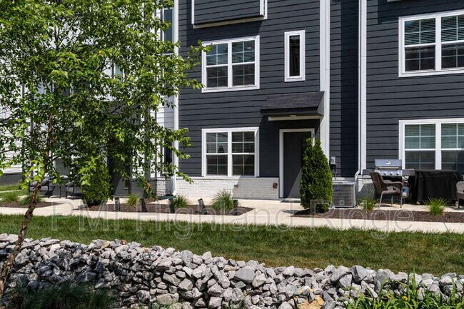 Building Photo - 700 N Dupont Ave