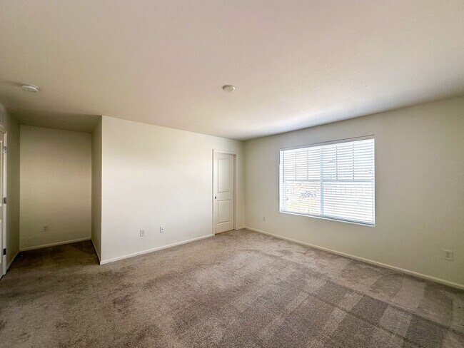Building Photo - Painted Prairie 3bd 2.5ba paired house by DIA!