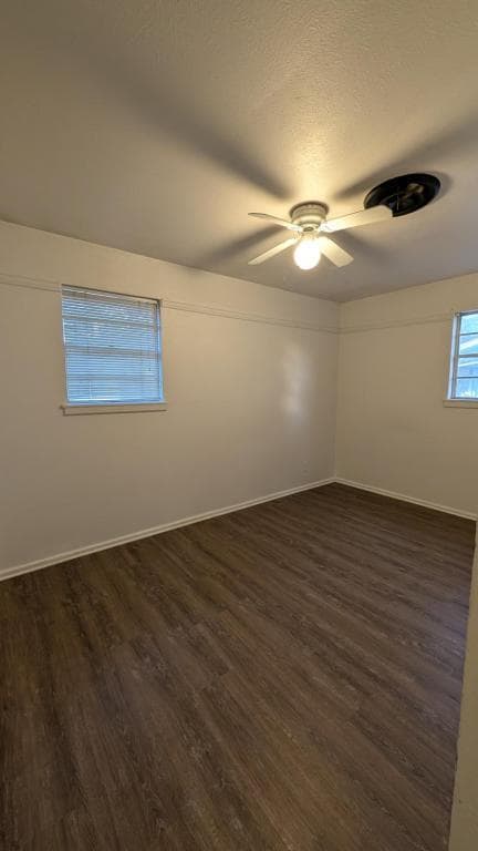 Building Photo - 409 S Holly St