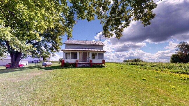Primary Photo - Crestview Schools- Country living, large yard