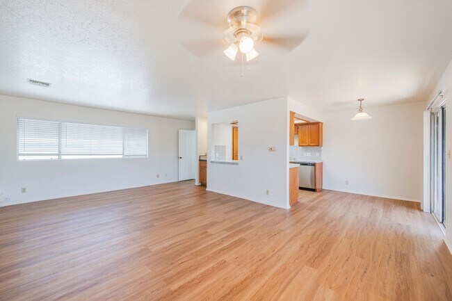 Building Photo - 1218 Portola Ave