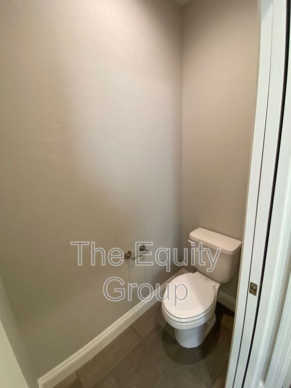 Building Photo - 1129 E Harter Dr