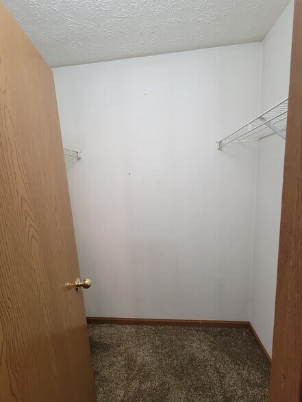 Building Photo - 80 Phillips Ct